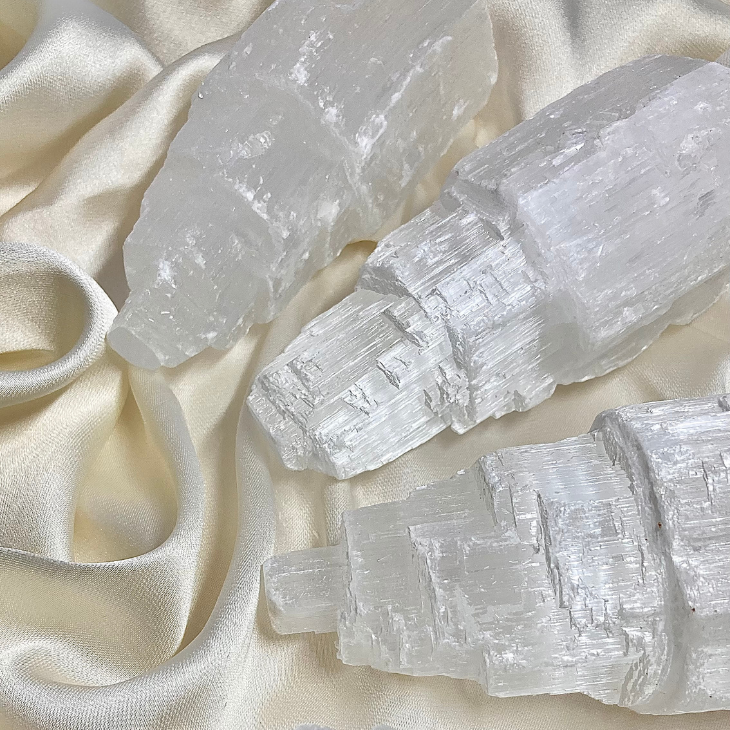 How to Raise the vibration in your space using selenite