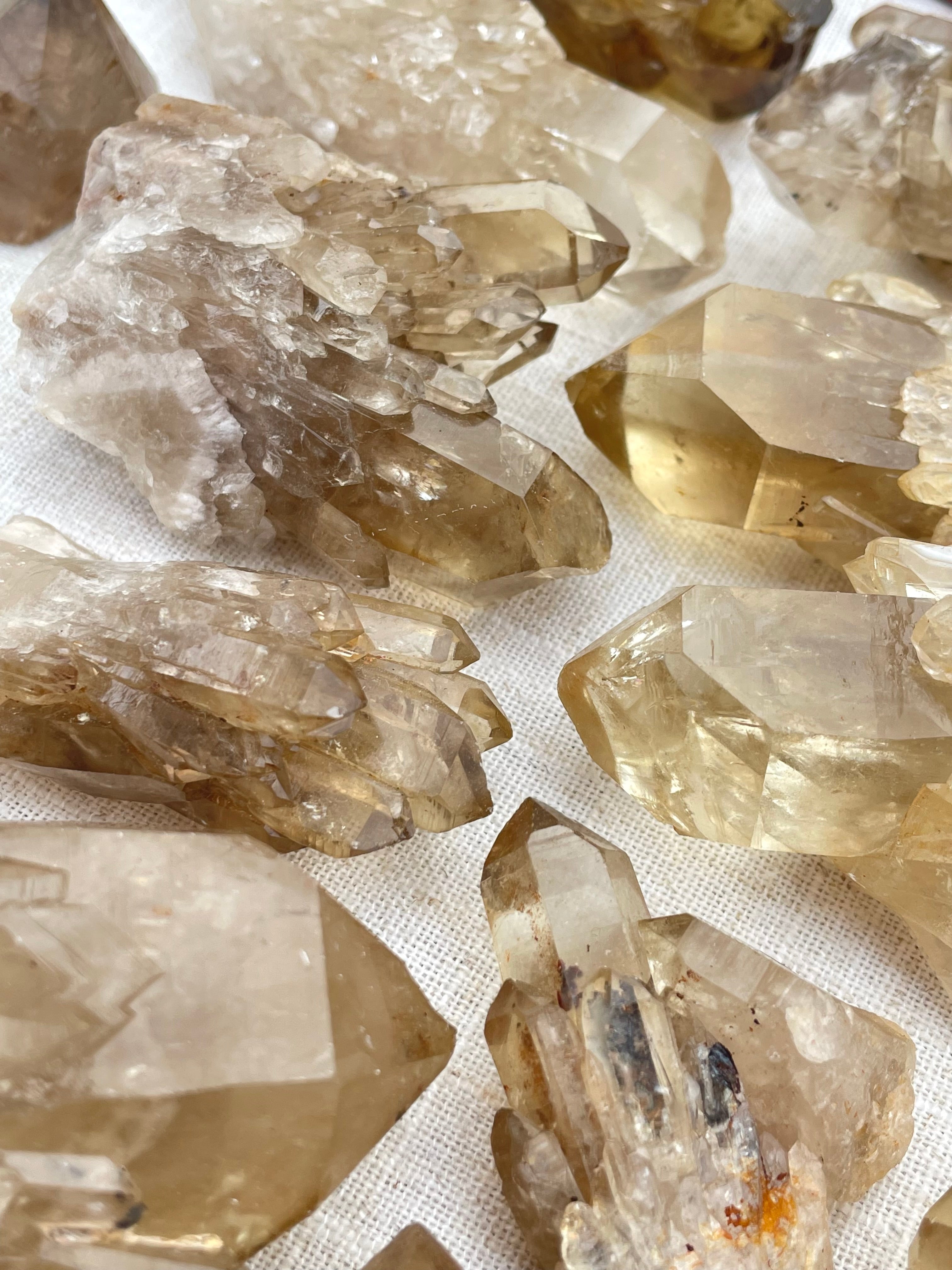 Citrine crystal cluster hi-res stock photography and images - Alamy