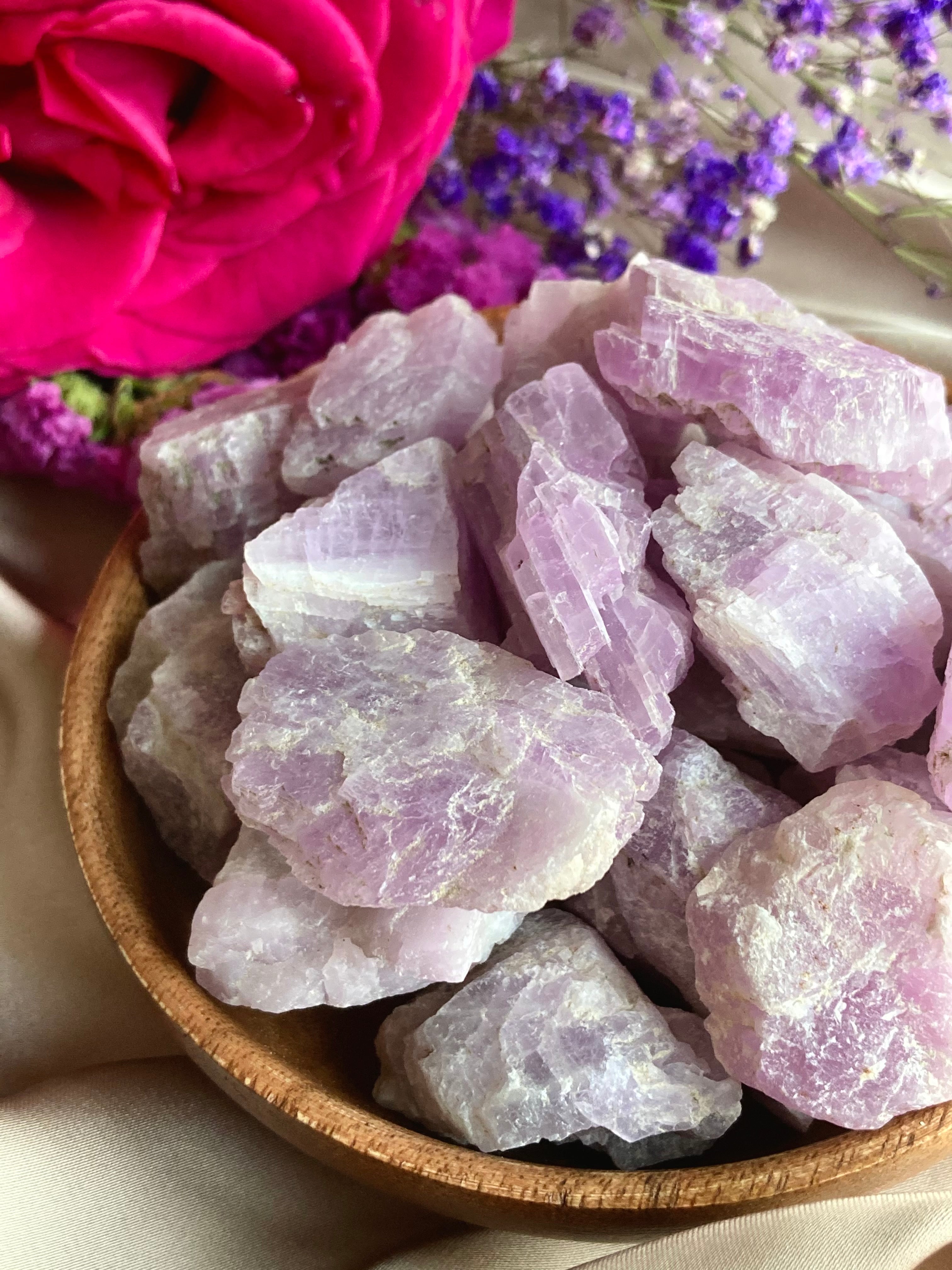 Purple Kunzite Raw mind heart harmony – The Crystal Van